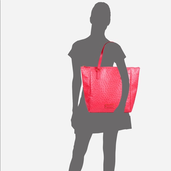 Marc by Marc Jacobs “Ozzie Take Me” Ostrich Bag - Picture 4 of 8